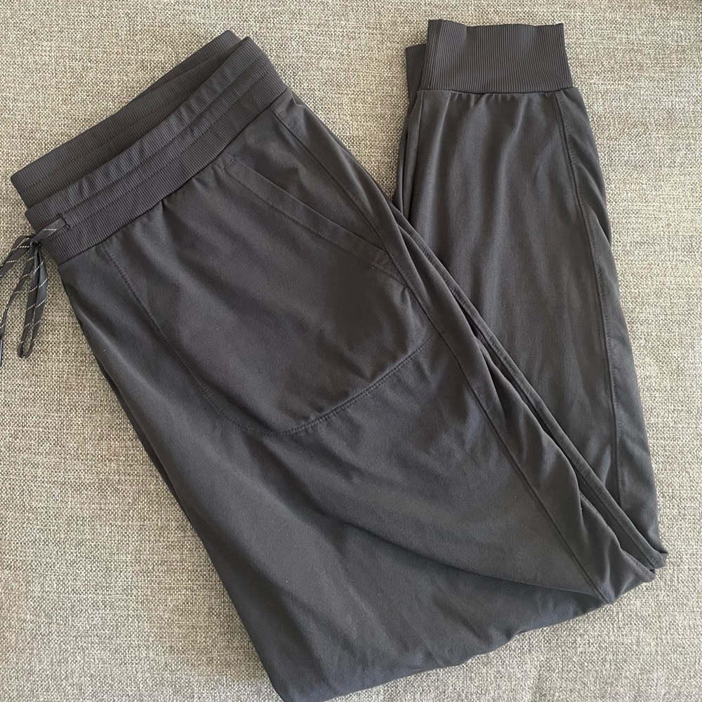 Charcoal Grey Zella Joggers Size Large